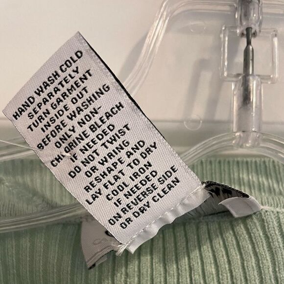 NWT Carmen Marc Valvo Womens Sz. M Mint Ribbed Sweater. Viscose Blend, Keyhole - Picture 3 of 4